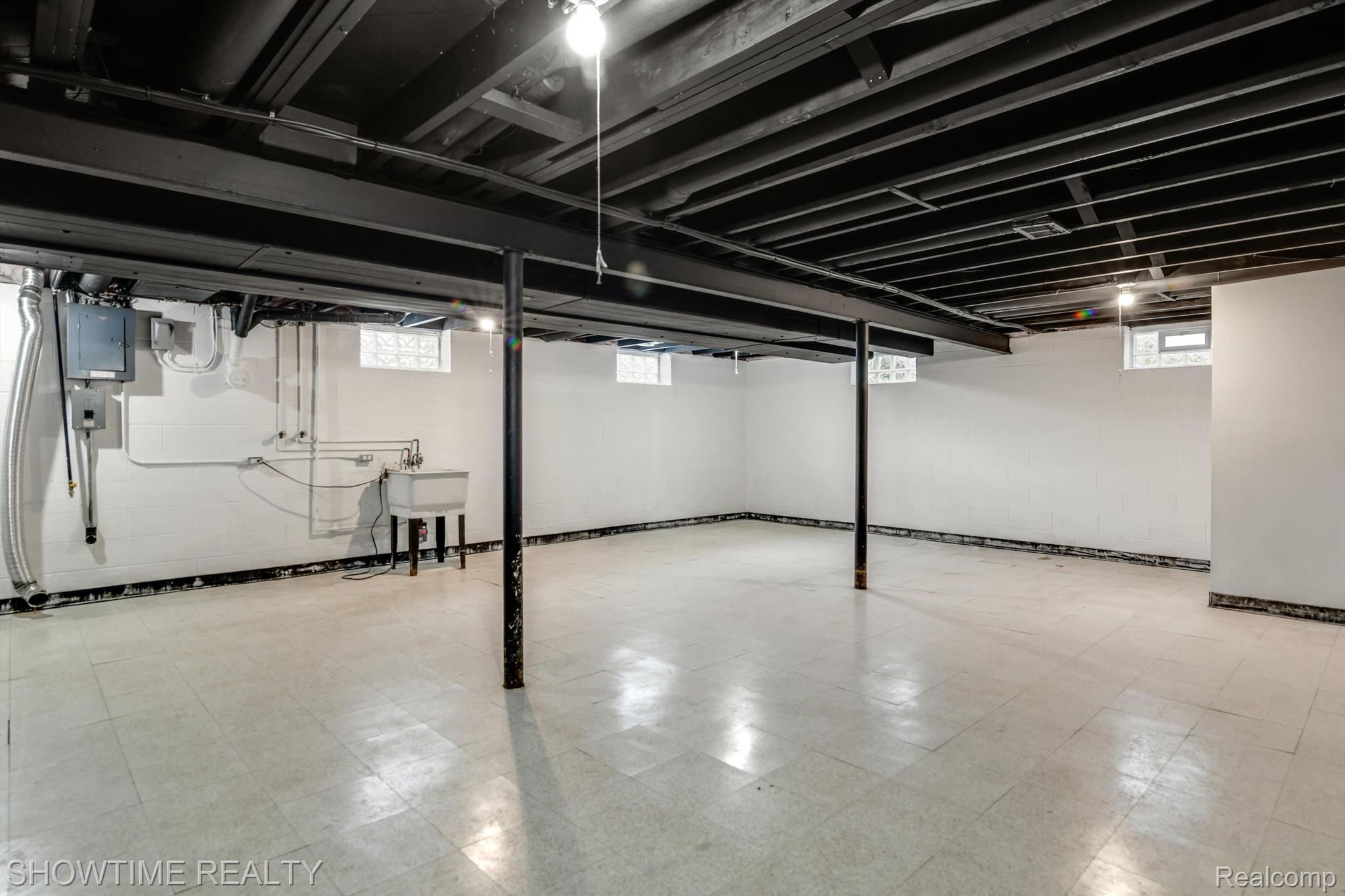 19242 MACINTOSH Drive