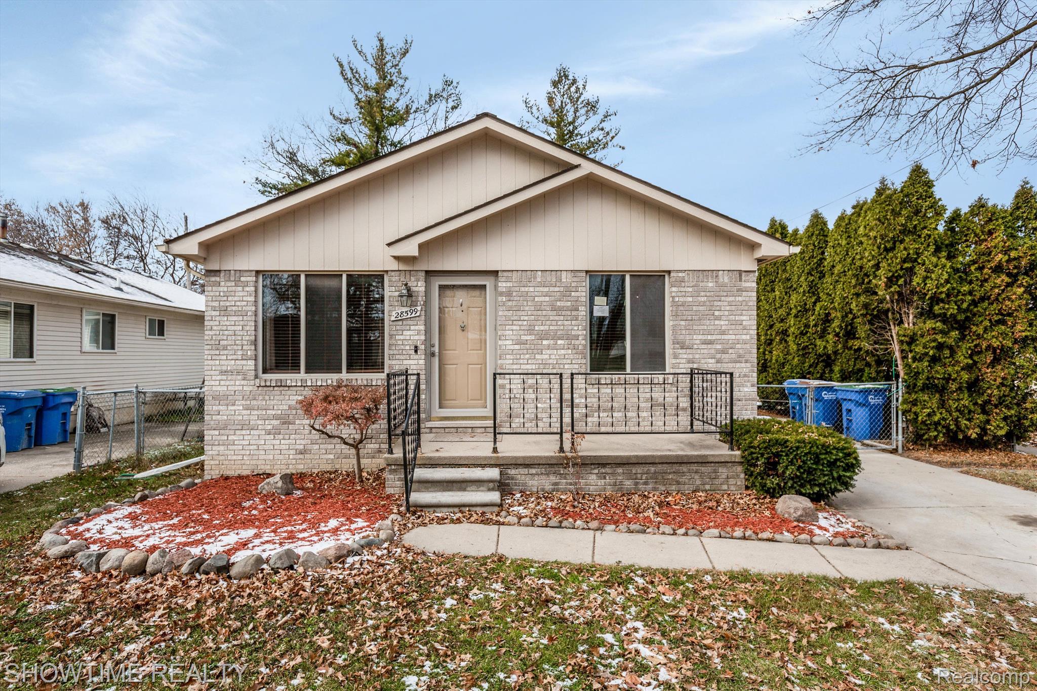 28599 WAUKETA Avenue