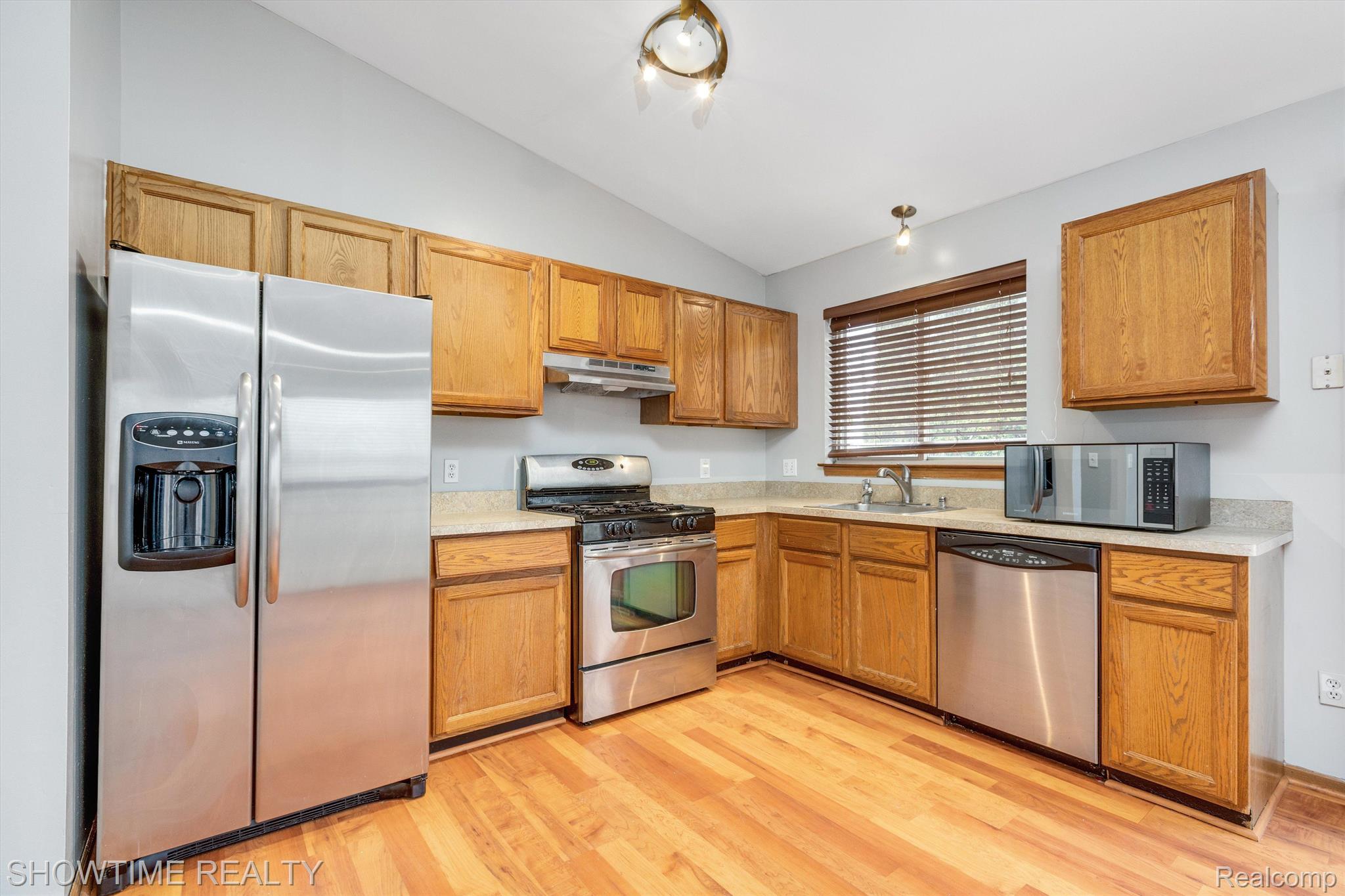 28599 WAUKETA Avenue