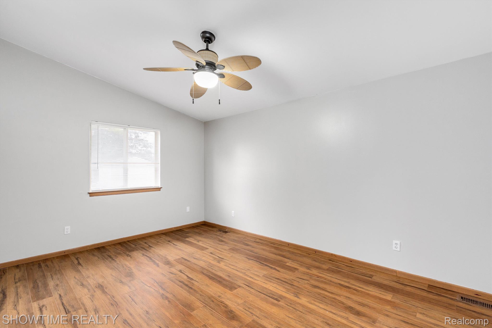 28599 WAUKETA Avenue