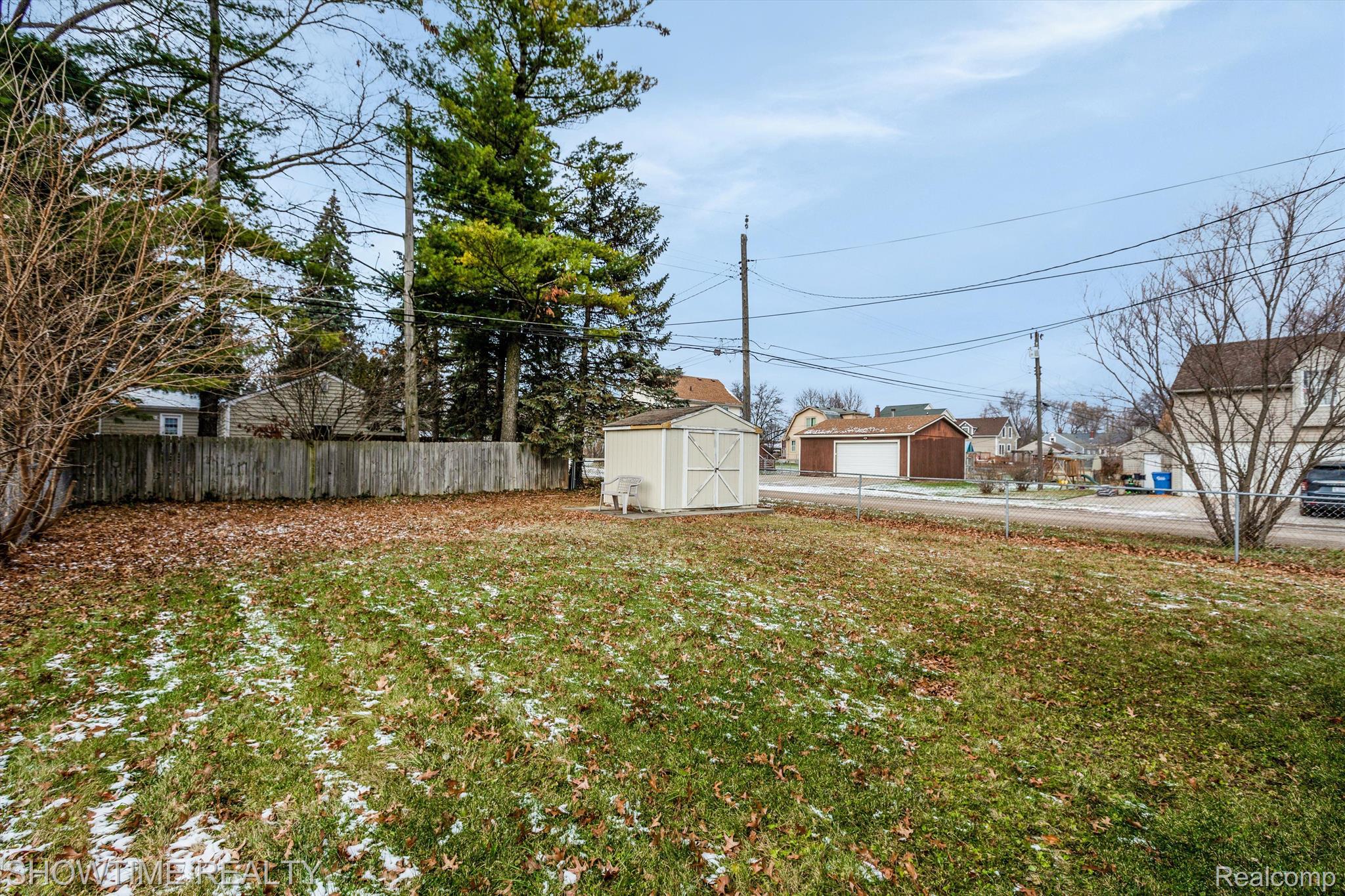 28599 WAUKETA Avenue