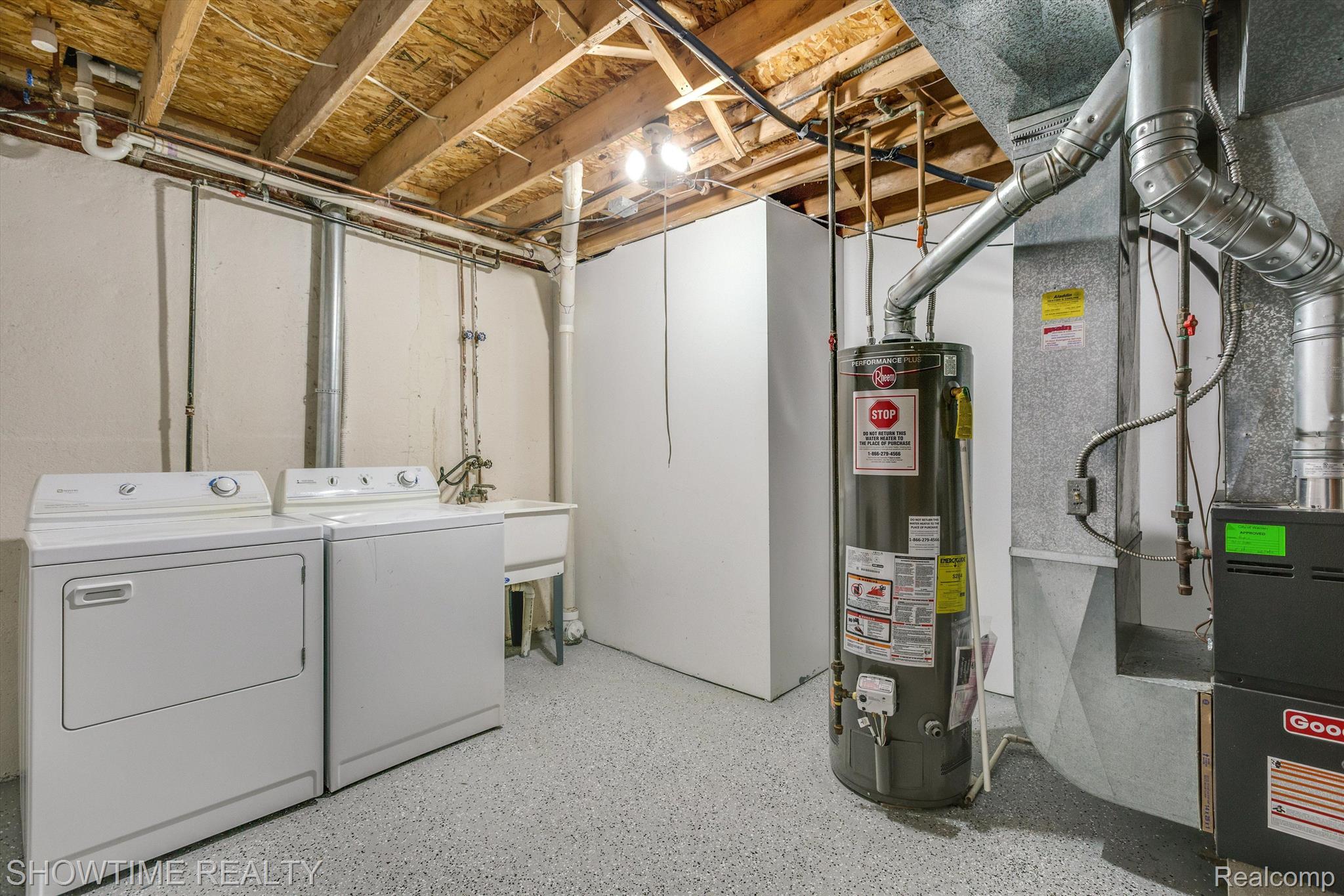 28599 WAUKETA Avenue