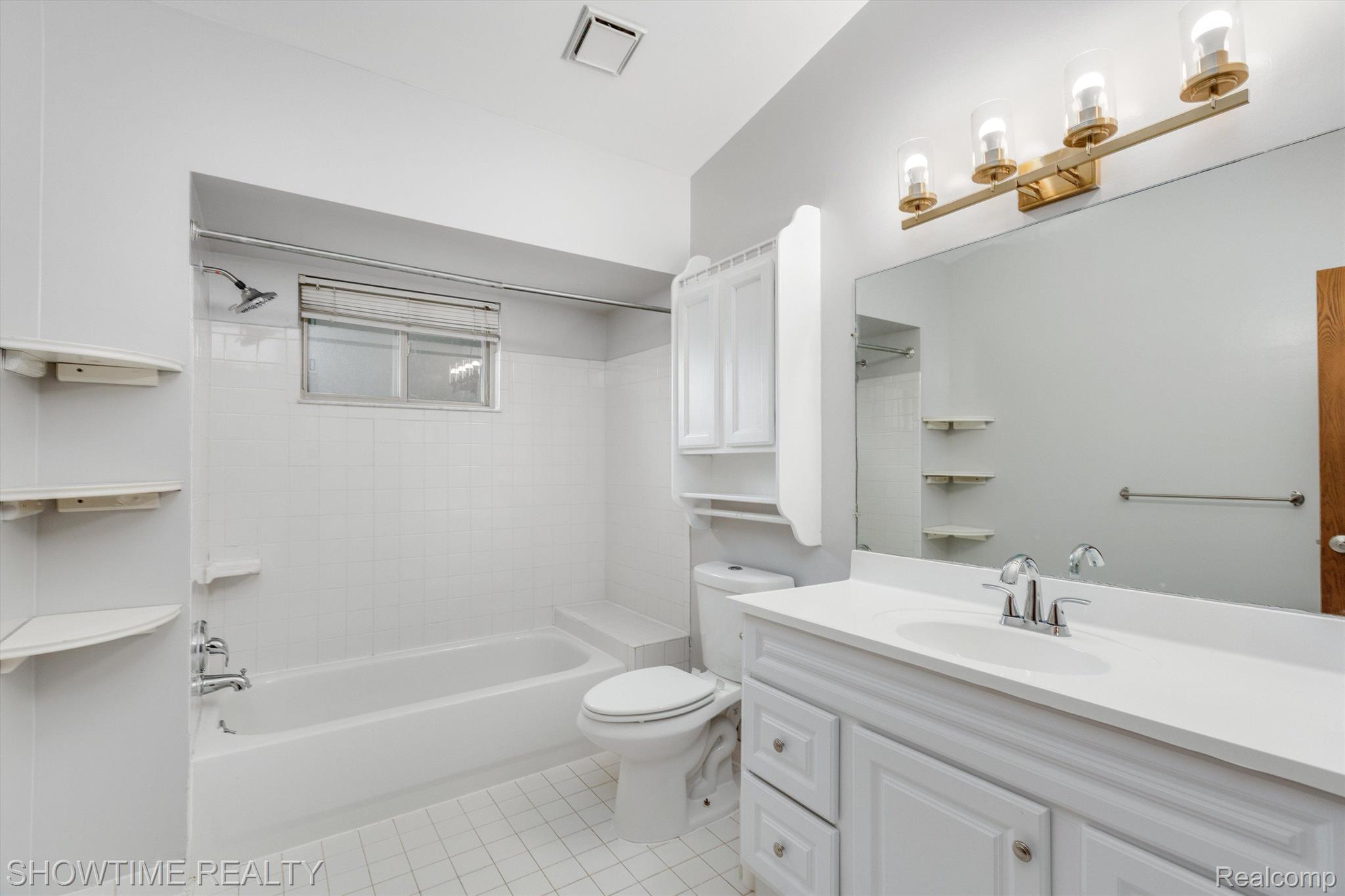 28599 WAUKETA Avenue