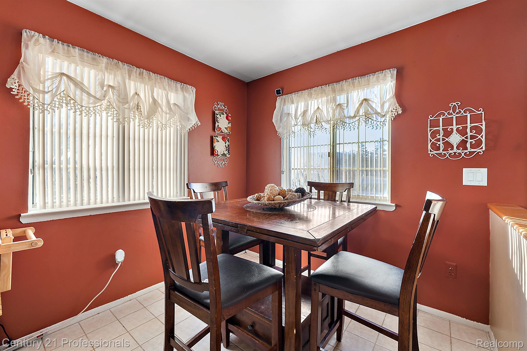 37054 W ARAGONA Drive