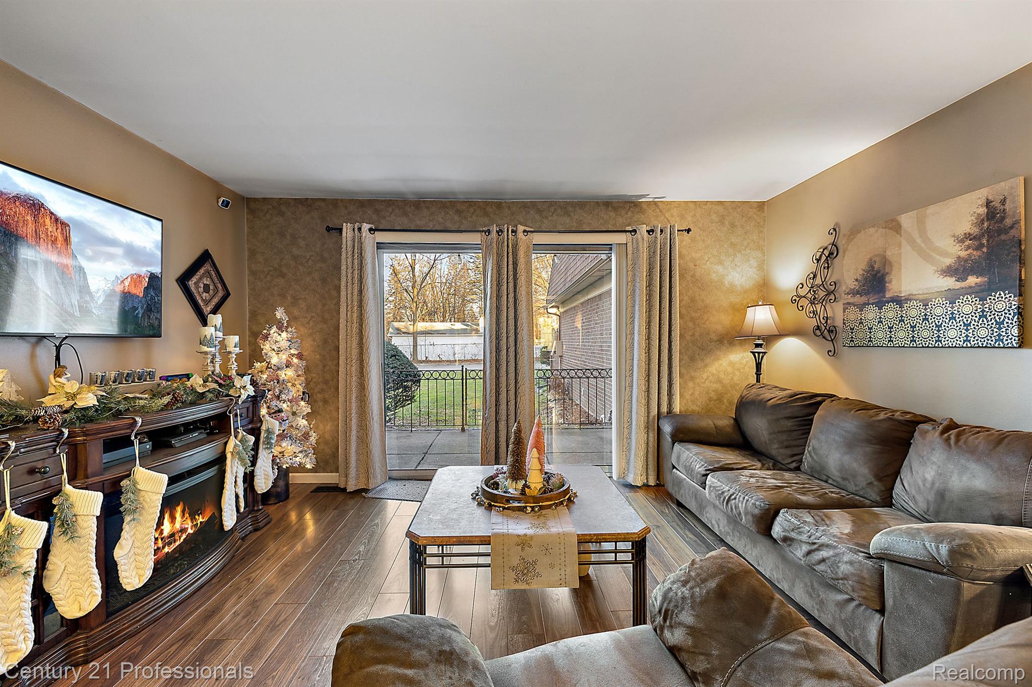 37054 W ARAGONA Drive