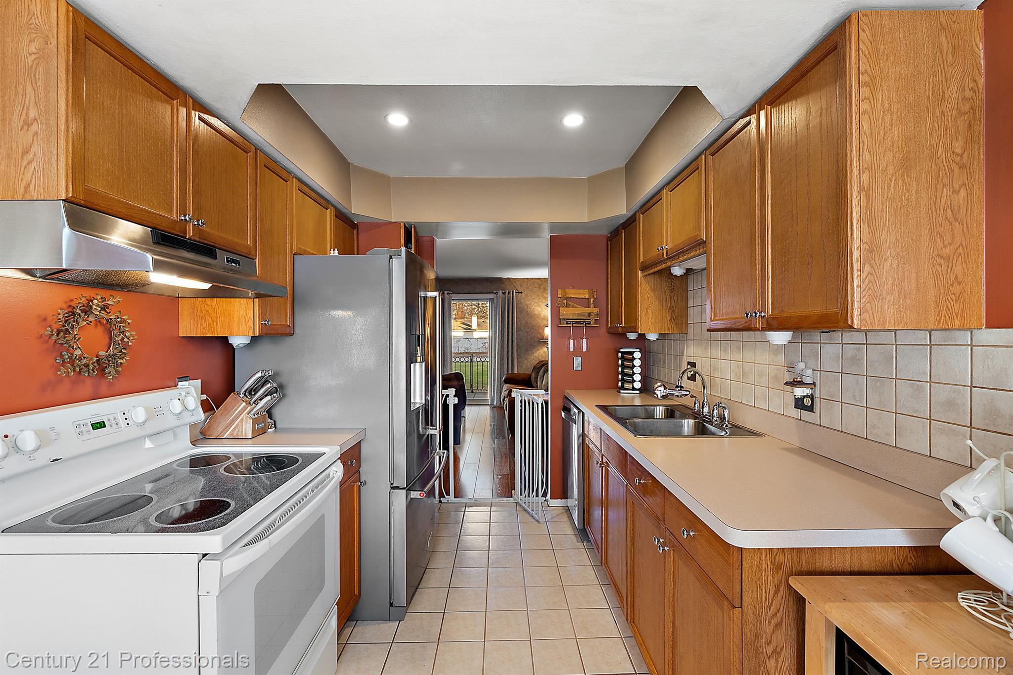 37054 W ARAGONA Drive