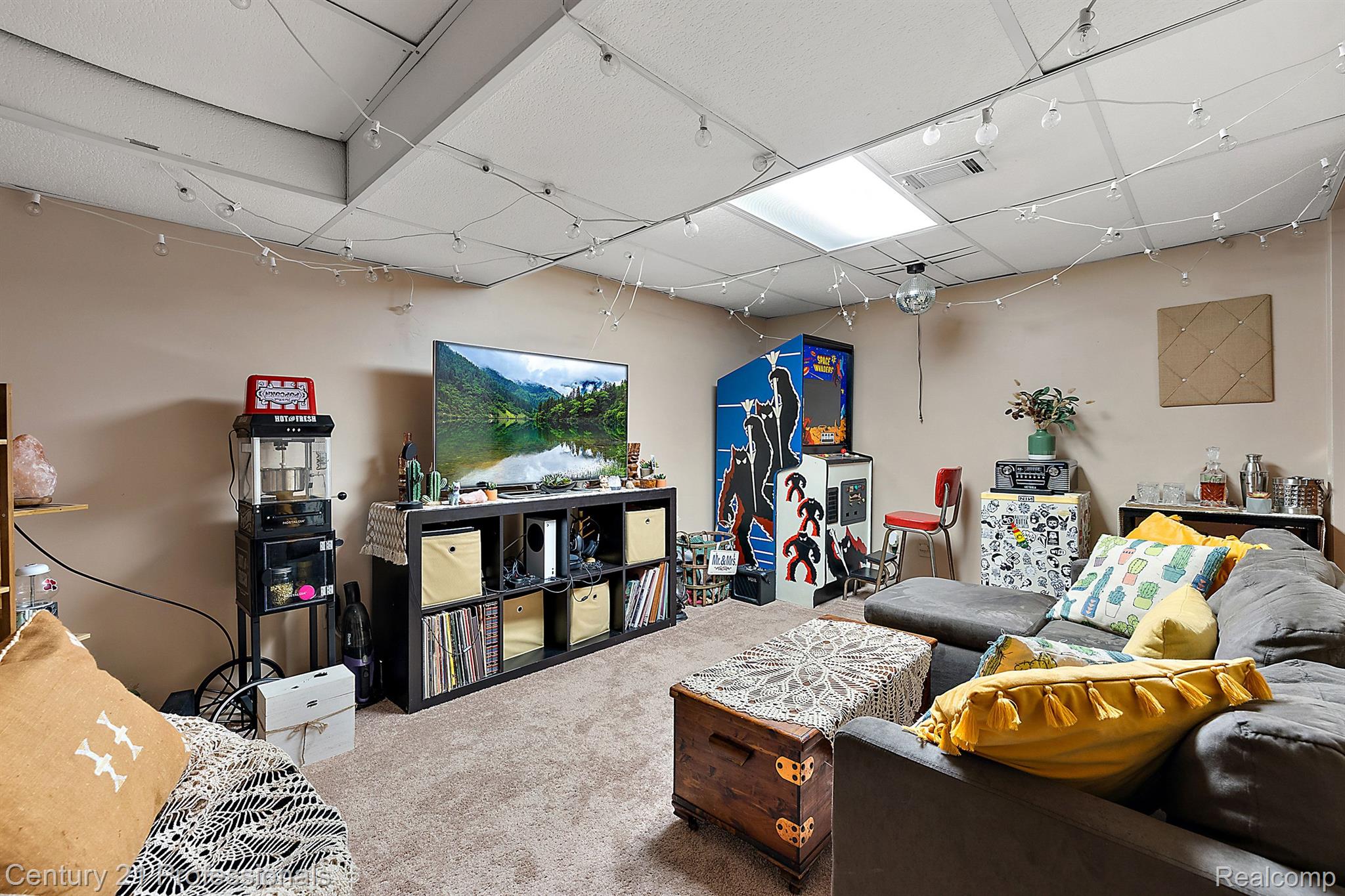 37054 W ARAGONA Drive