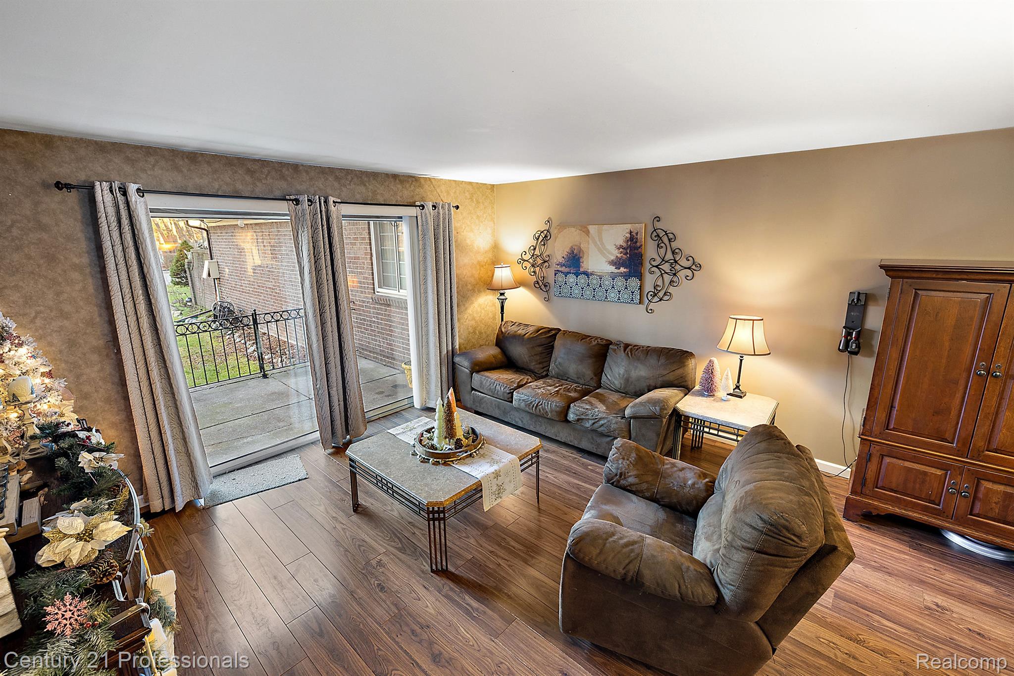 37054 W ARAGONA Drive