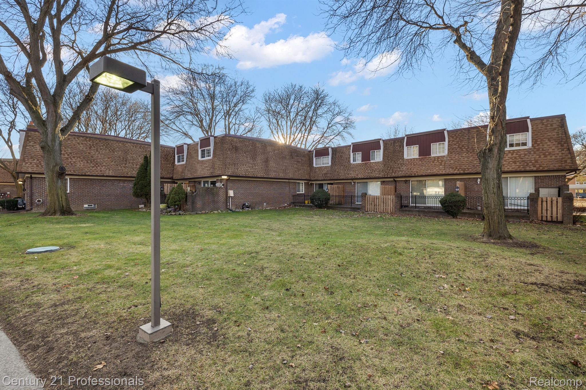 37054 W ARAGONA Drive