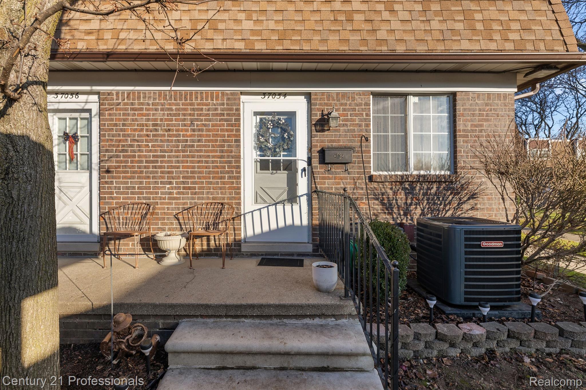 37054 W ARAGONA Drive