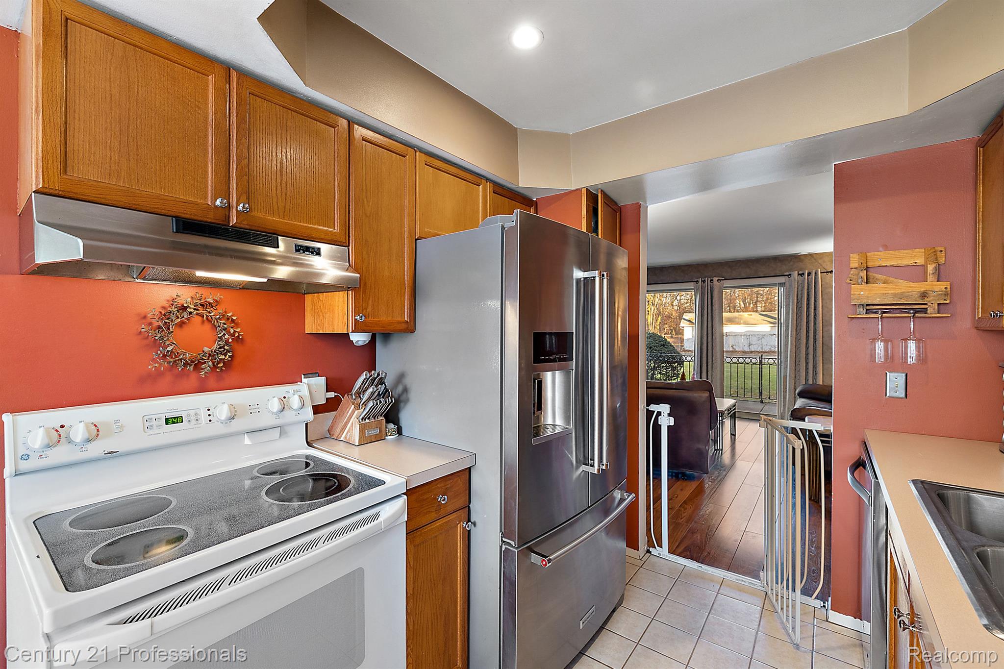 37054 W ARAGONA Drive