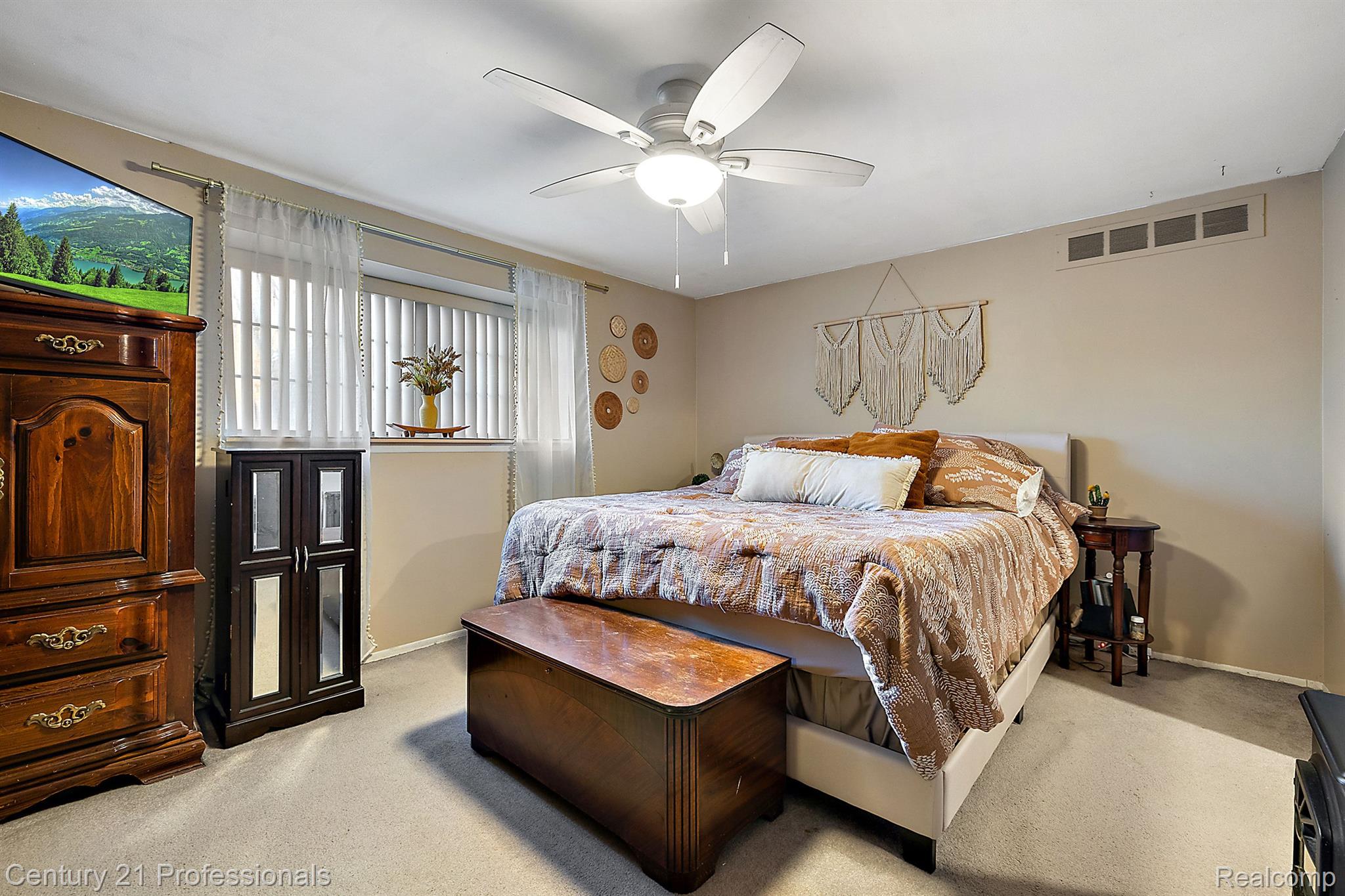 37054 W ARAGONA Drive