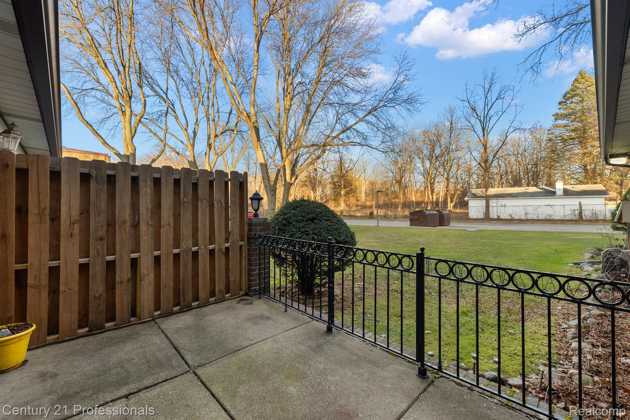 37054 W ARAGONA Drive