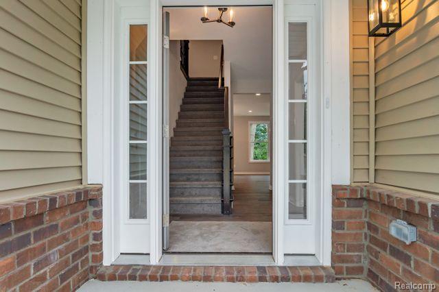 2986 Hessel Ave Drive