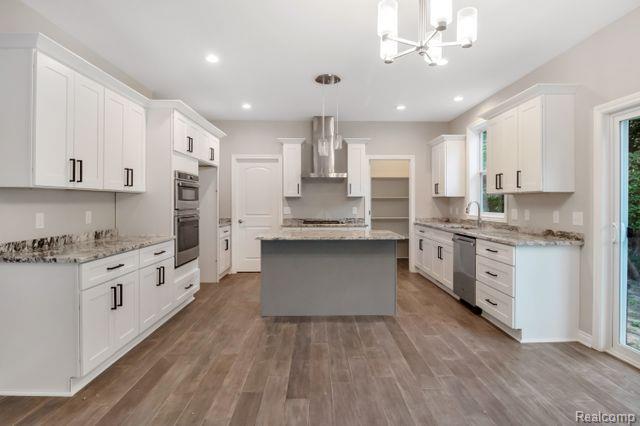 2986 Hessel Ave Drive