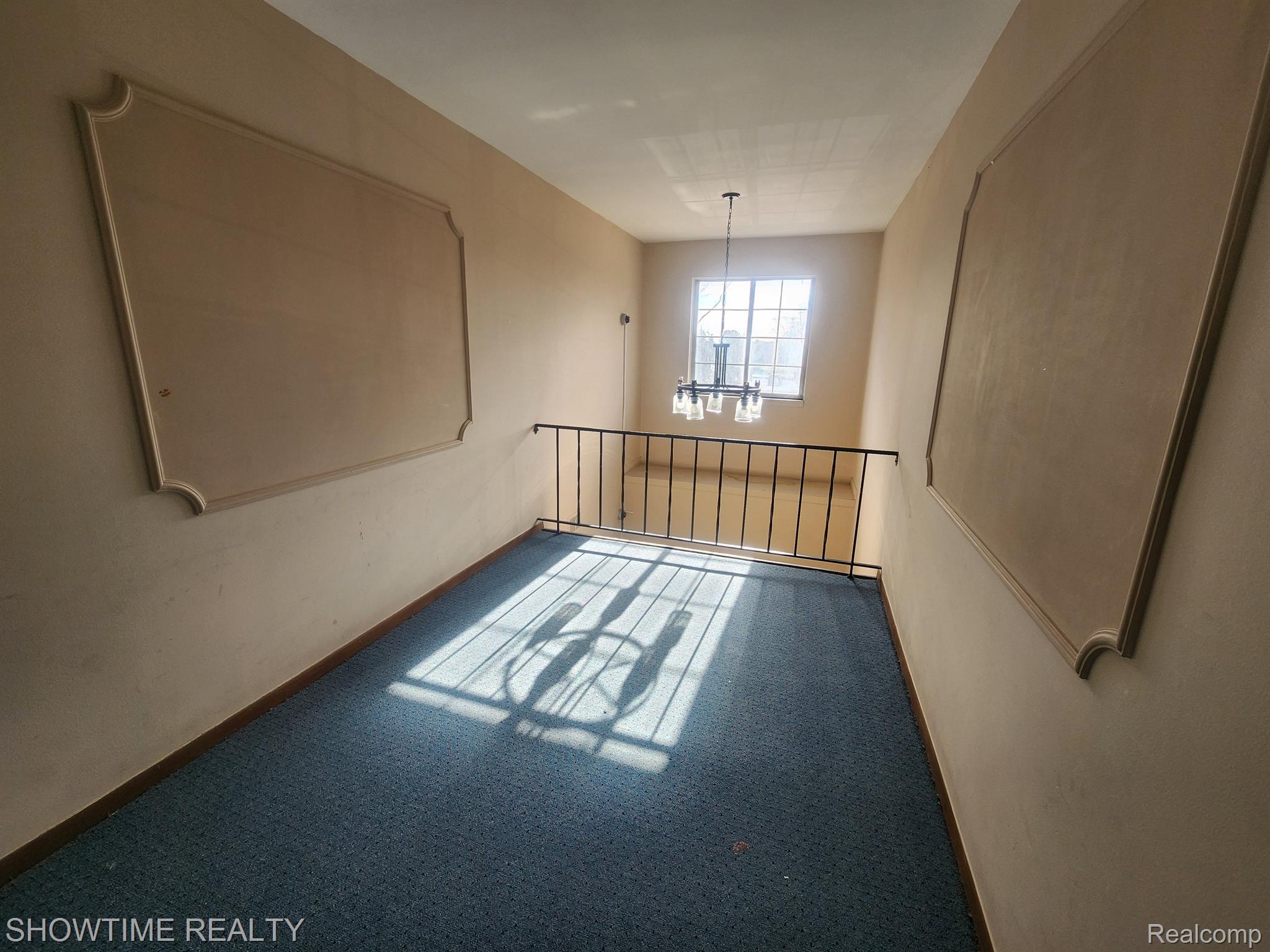 39423 VAN DYKE Avenue 16