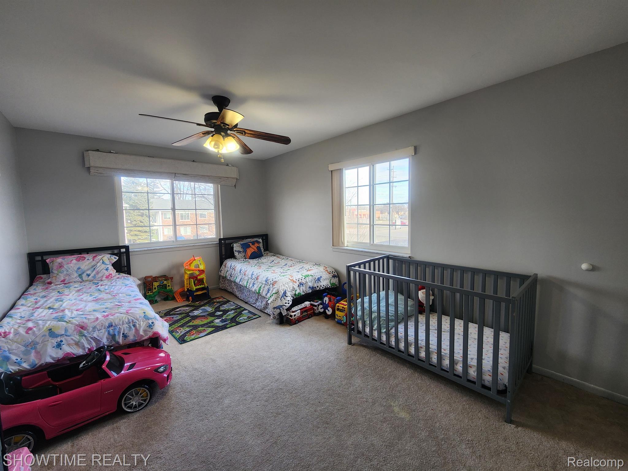 39423 VAN DYKE Avenue 16