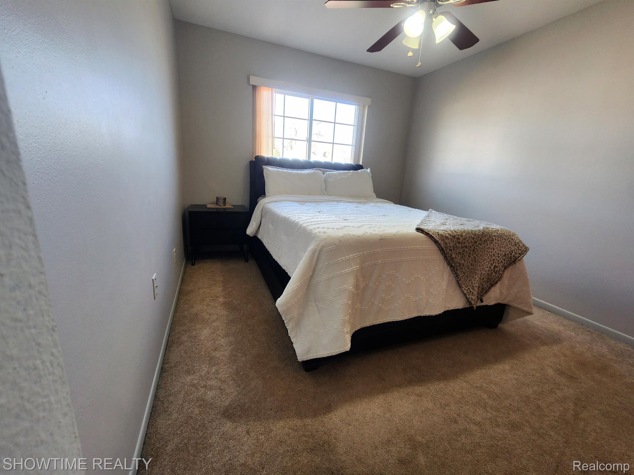 39423 VAN DYKE Avenue 16