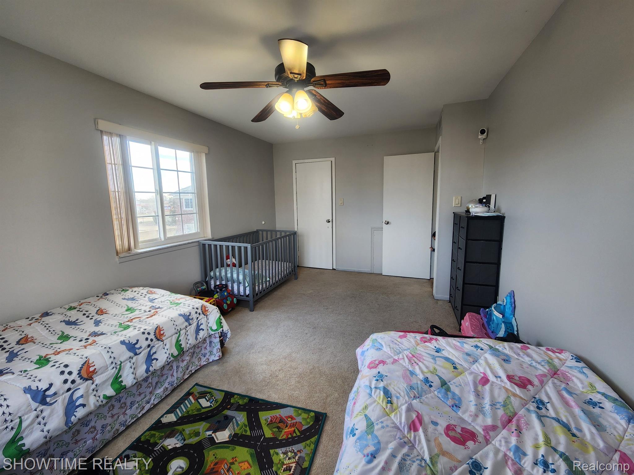 39423 VAN DYKE Avenue 16