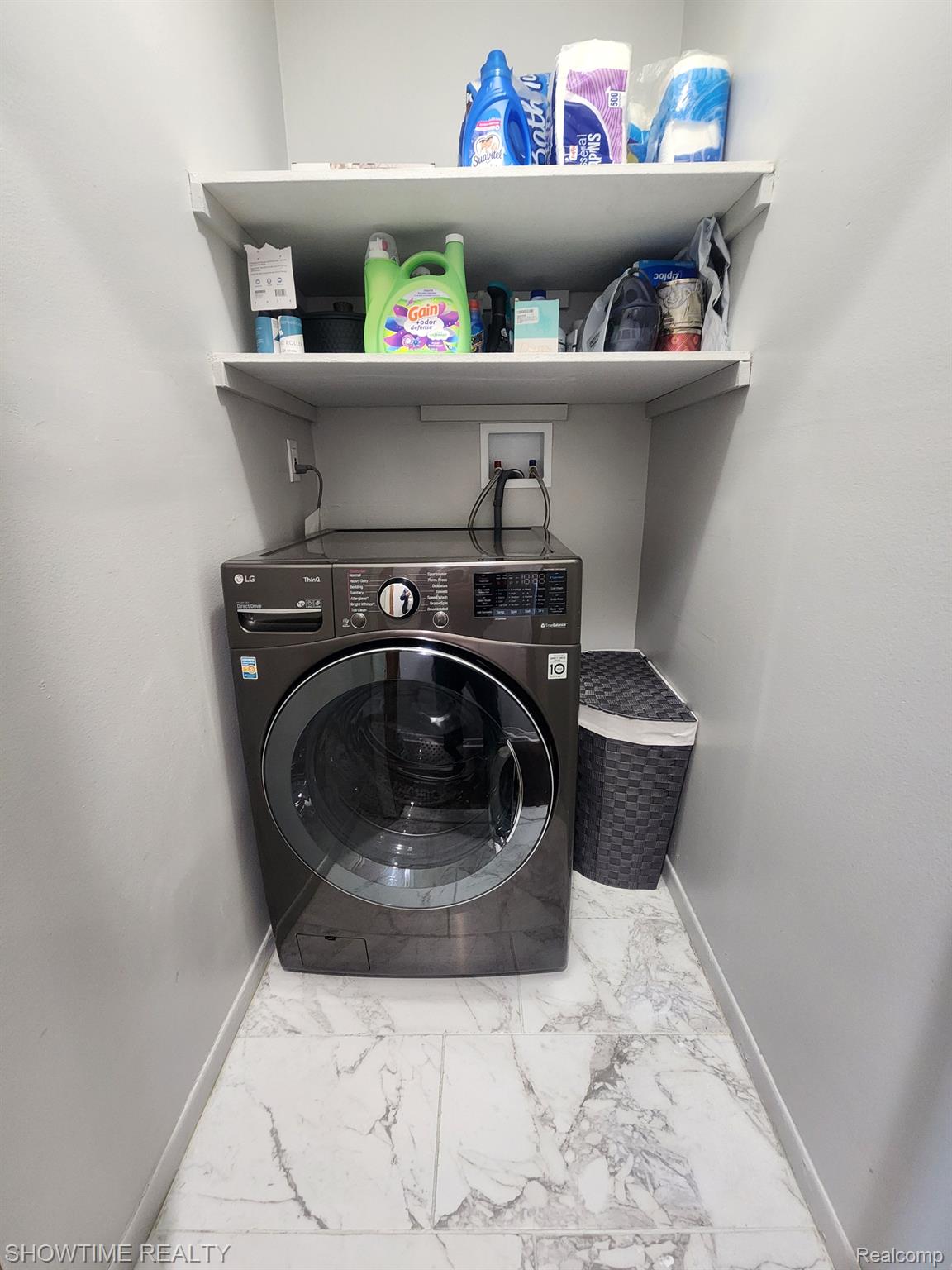 39423 VAN DYKE Avenue 16