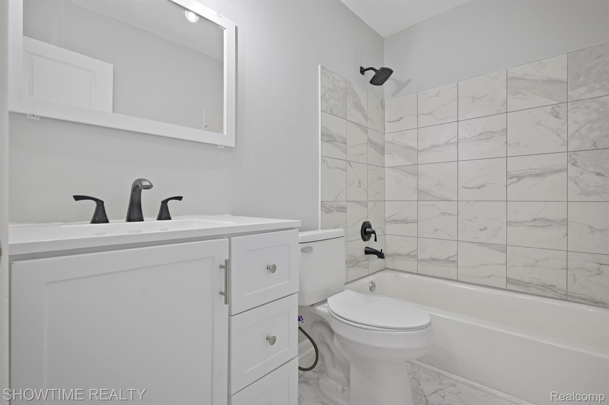 840 E BARRETT Avenue