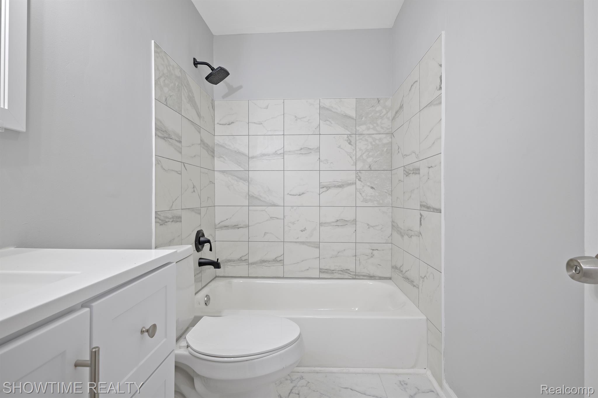 840 E BARRETT Avenue