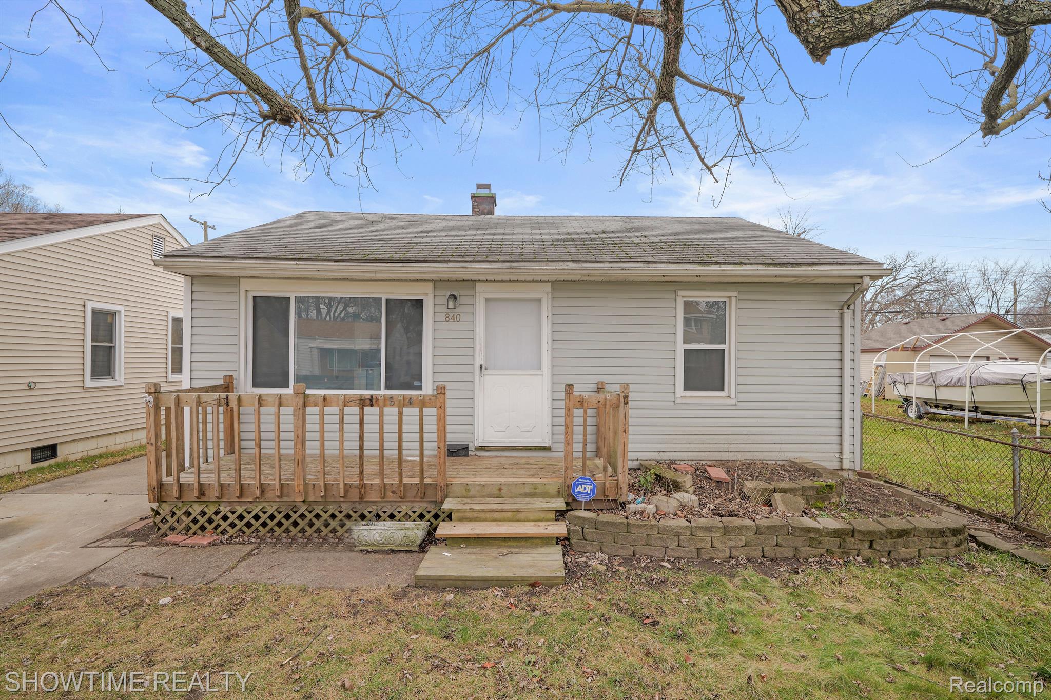 840 E BARRETT Avenue