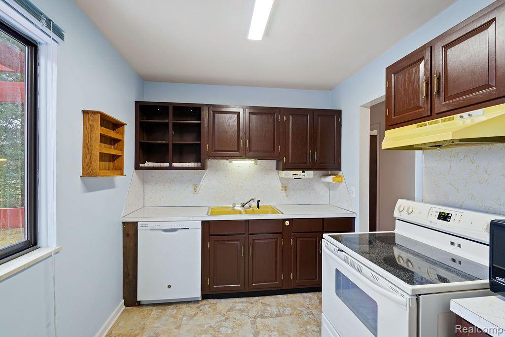 2382 VIRGINIA PARK Drive