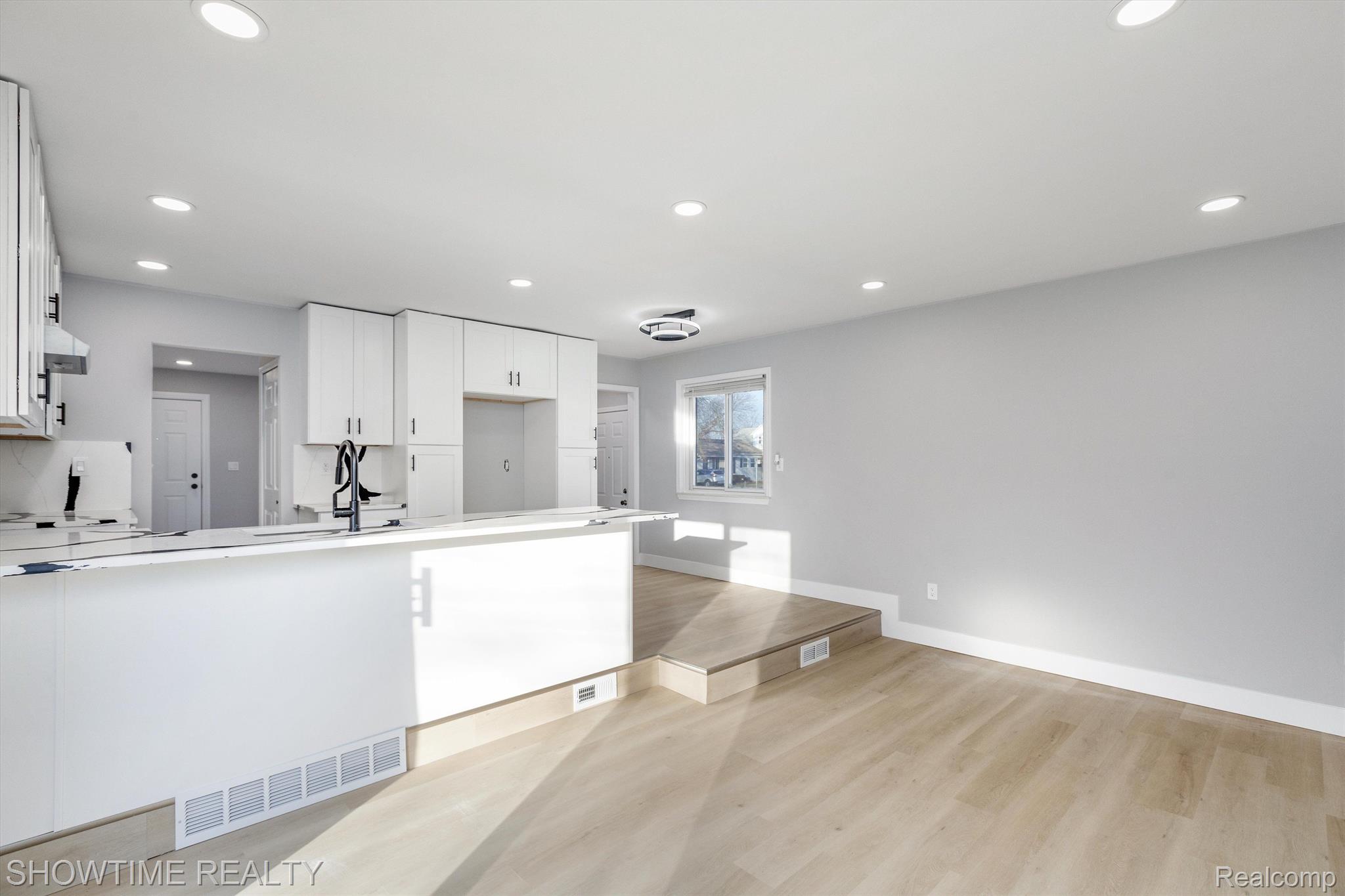 20256 WILLIAMSON Street