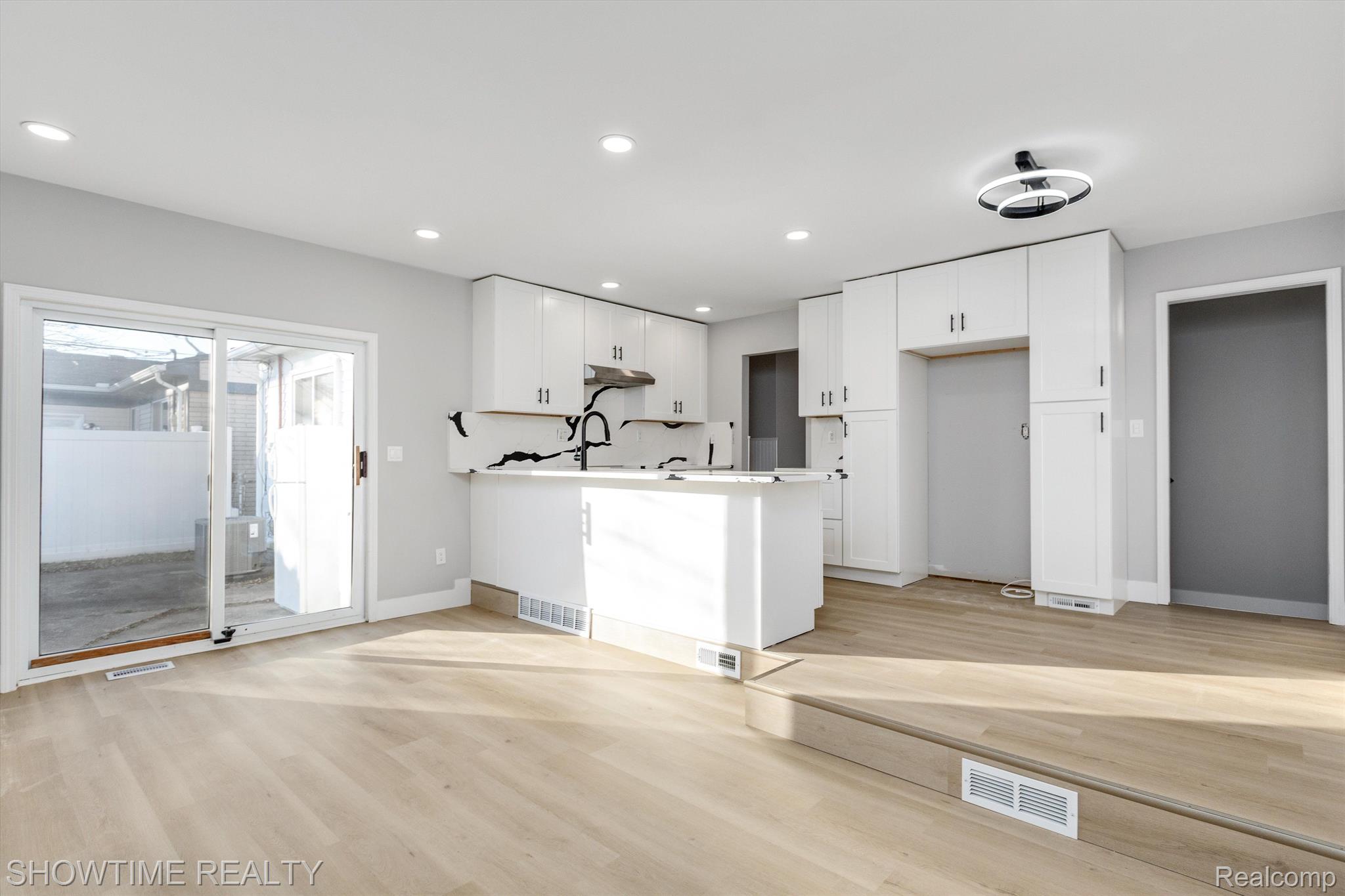 20256 WILLIAMSON Street