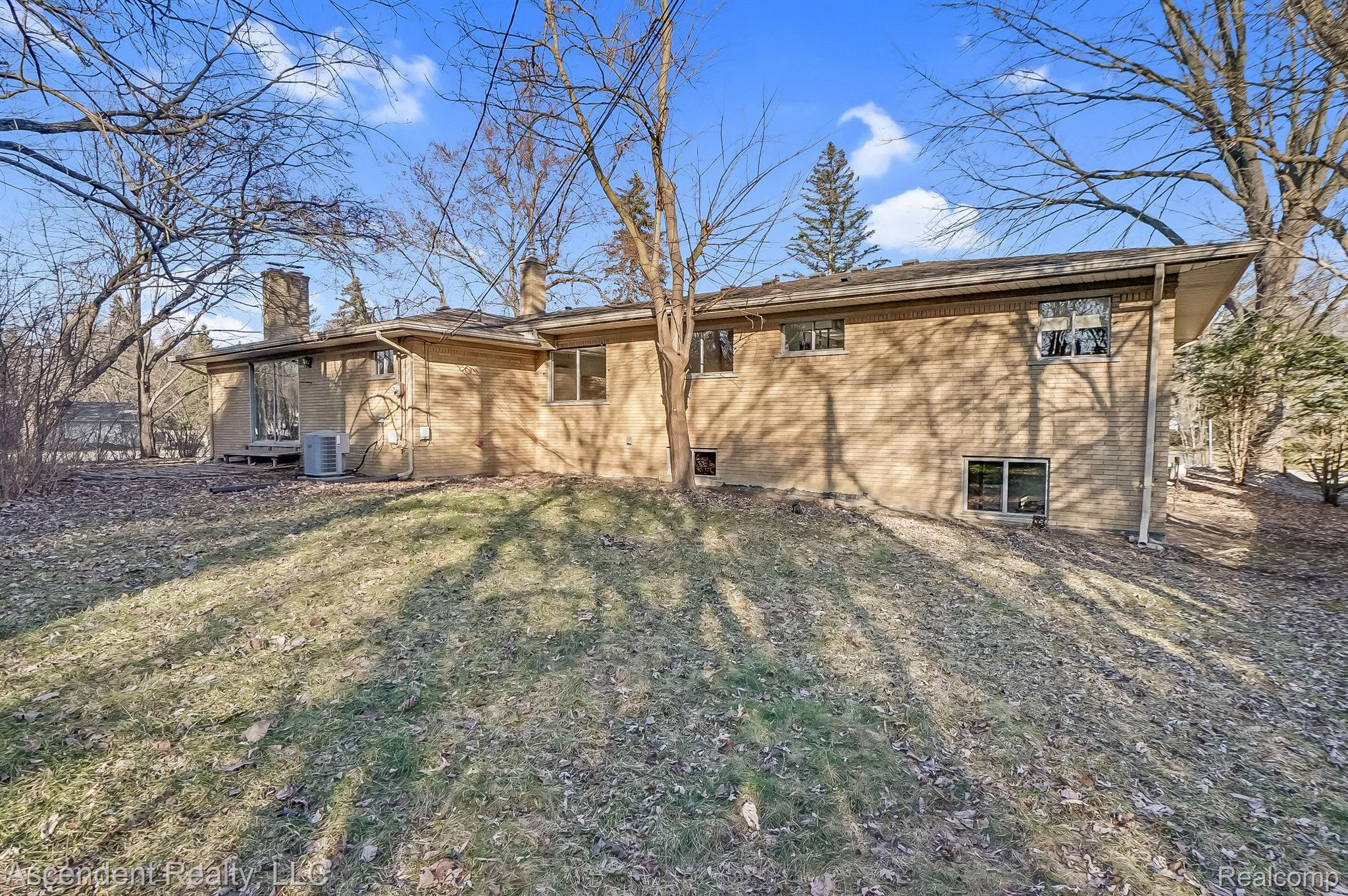 16 AVONWOOD Boulevard