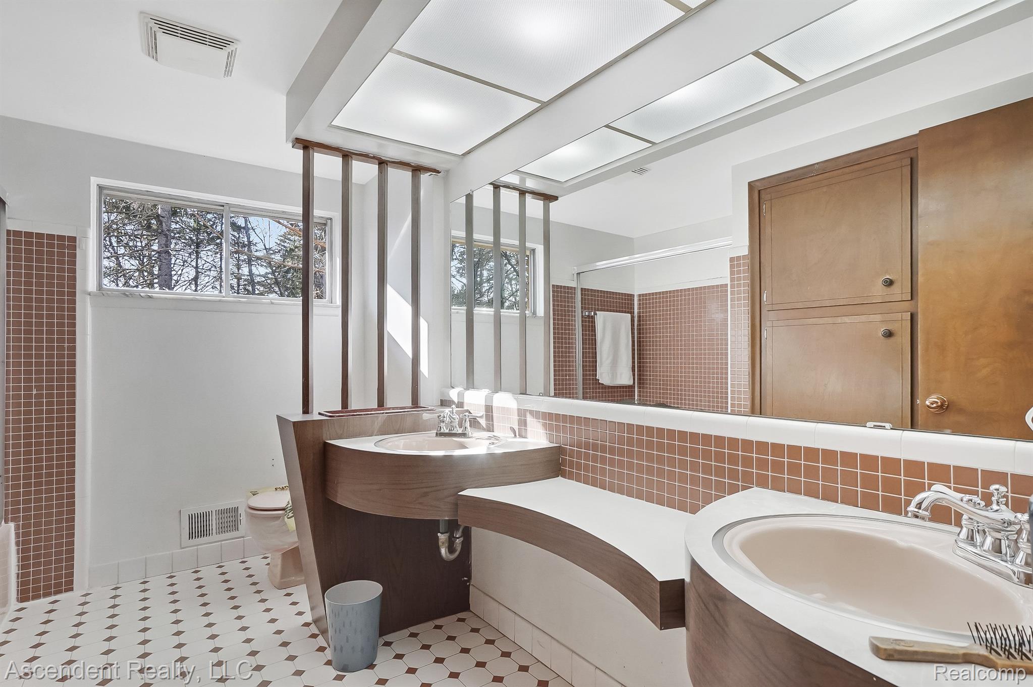 16 AVONWOOD Boulevard