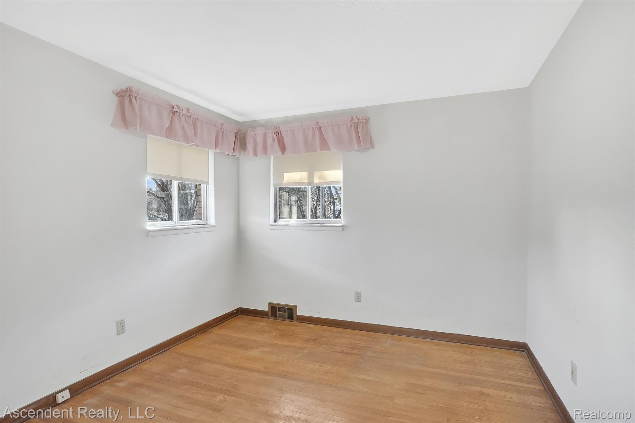 16 AVONWOOD Boulevard