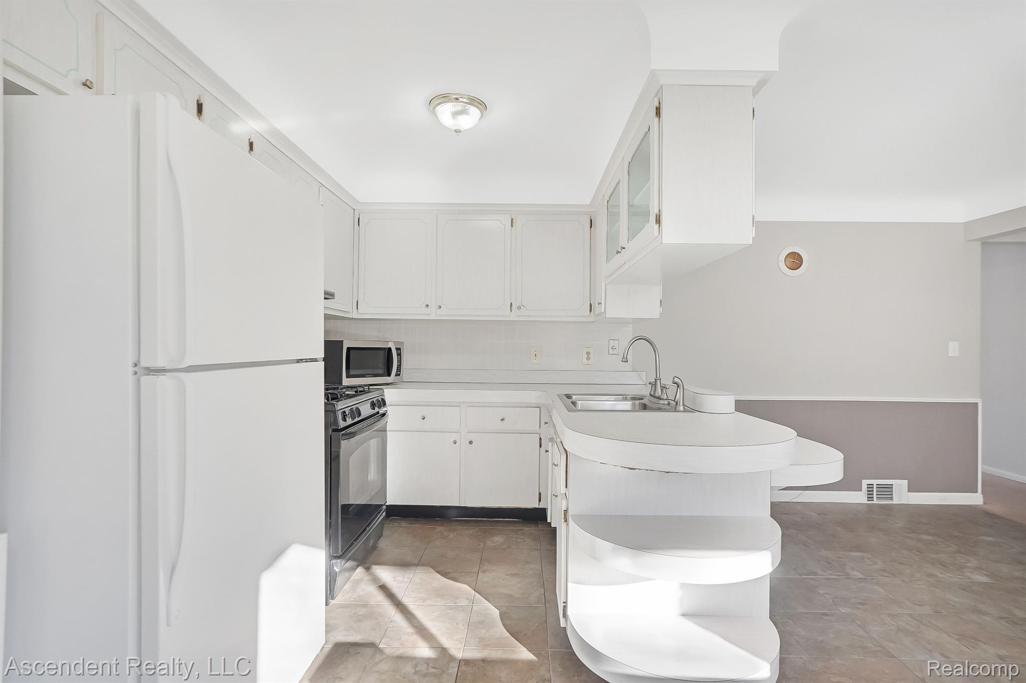 16 AVONWOOD Boulevard