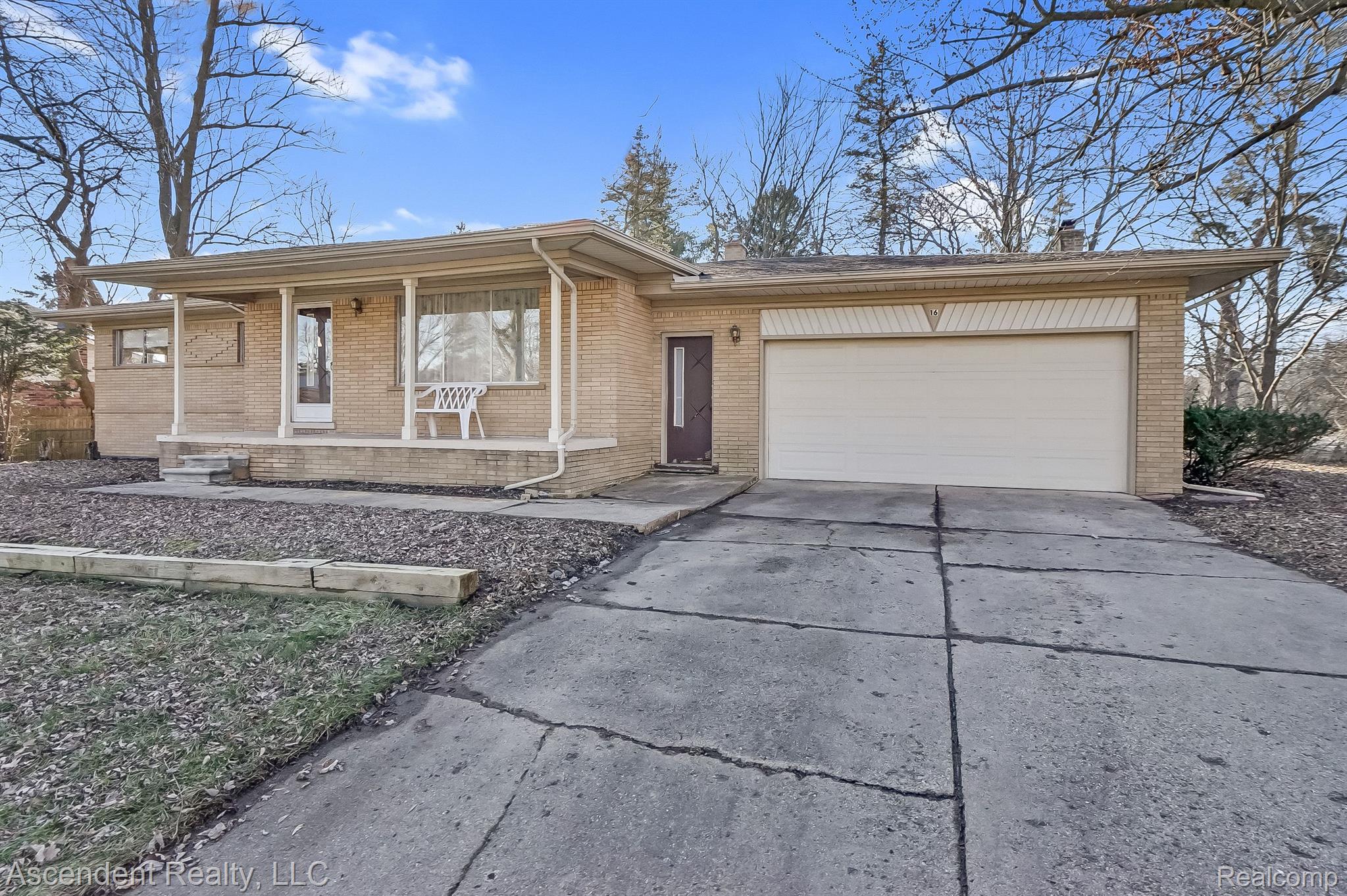 16 AVONWOOD Boulevard