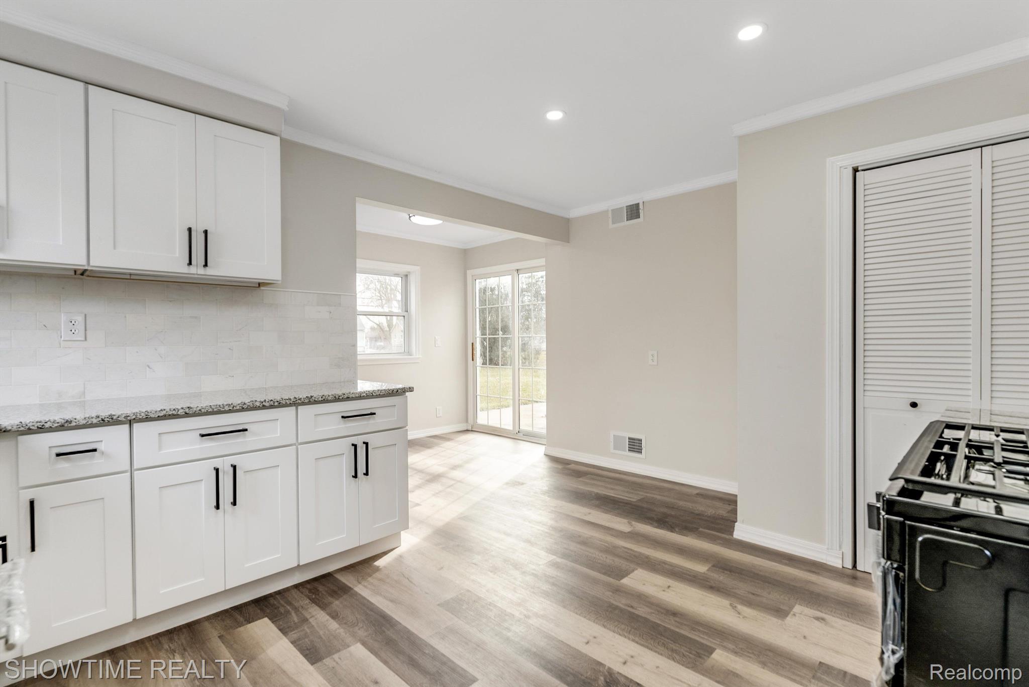 3137 FERNBARRY Court