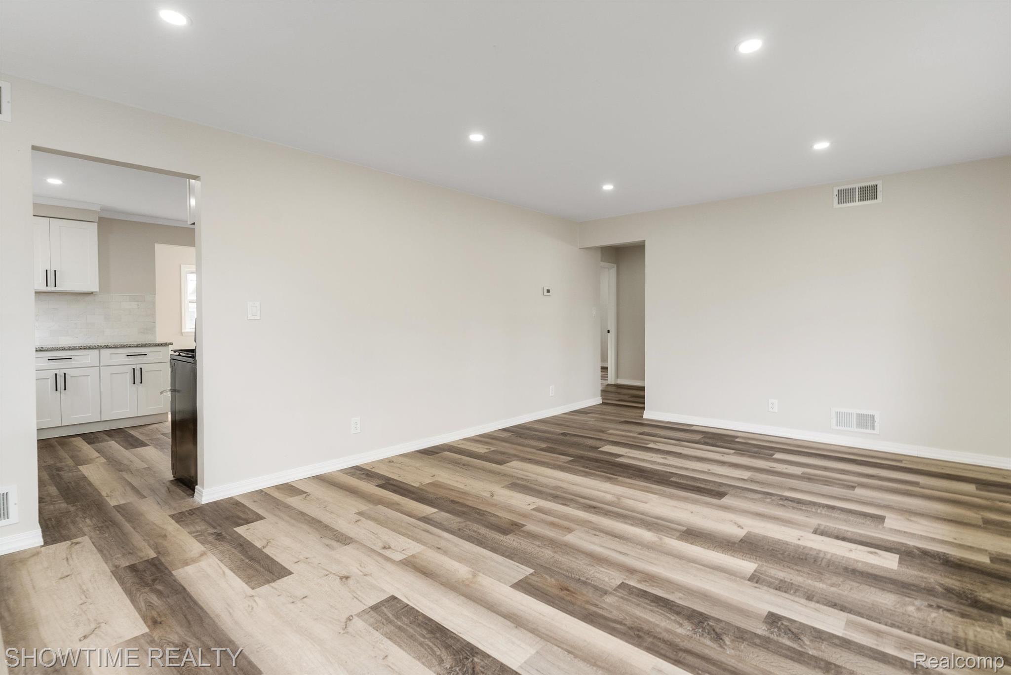 3137 FERNBARRY Court