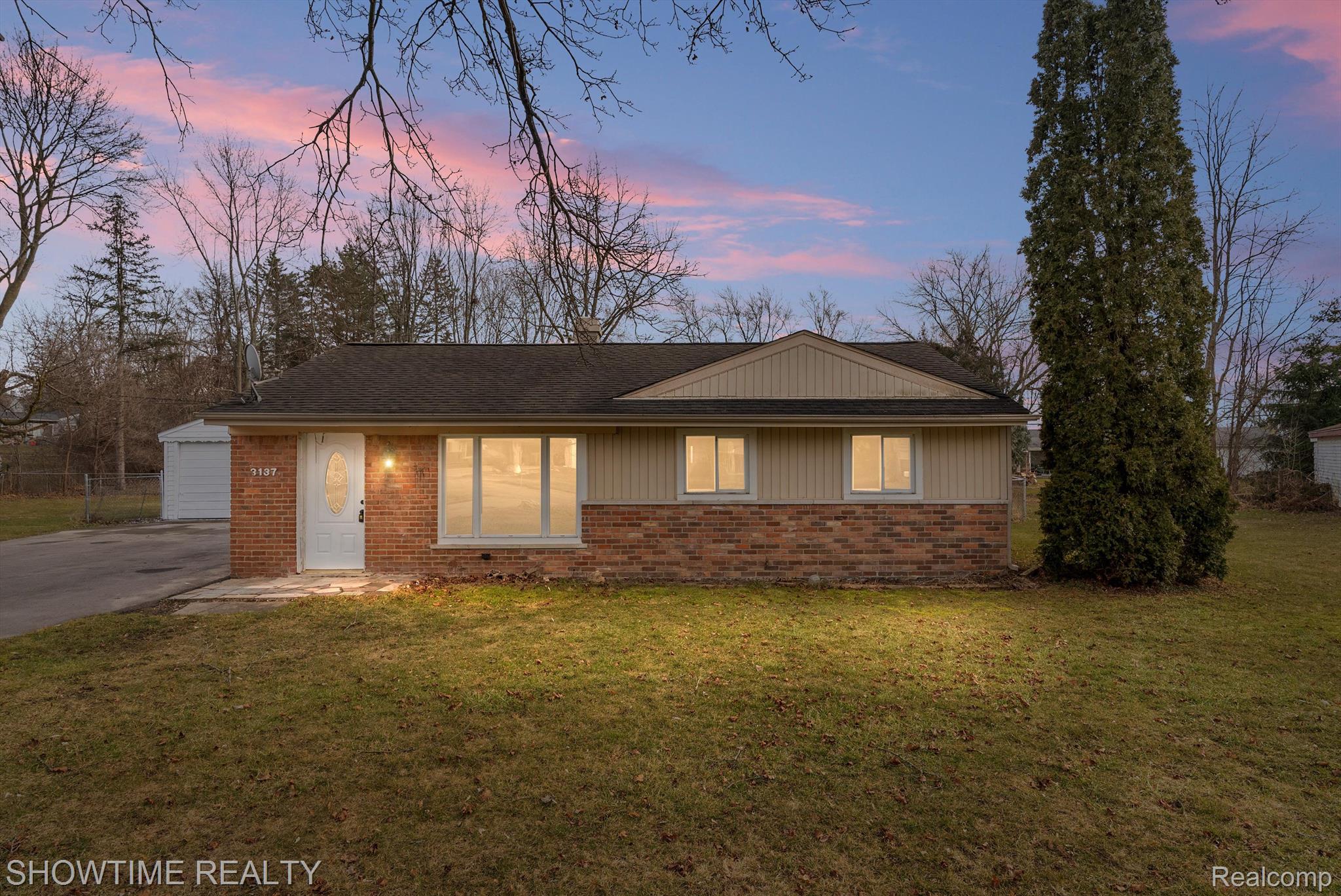 3137 FERNBARRY Court