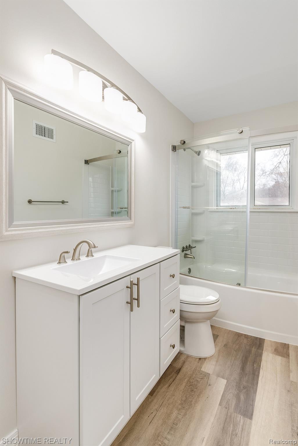 3137 FERNBARRY Court