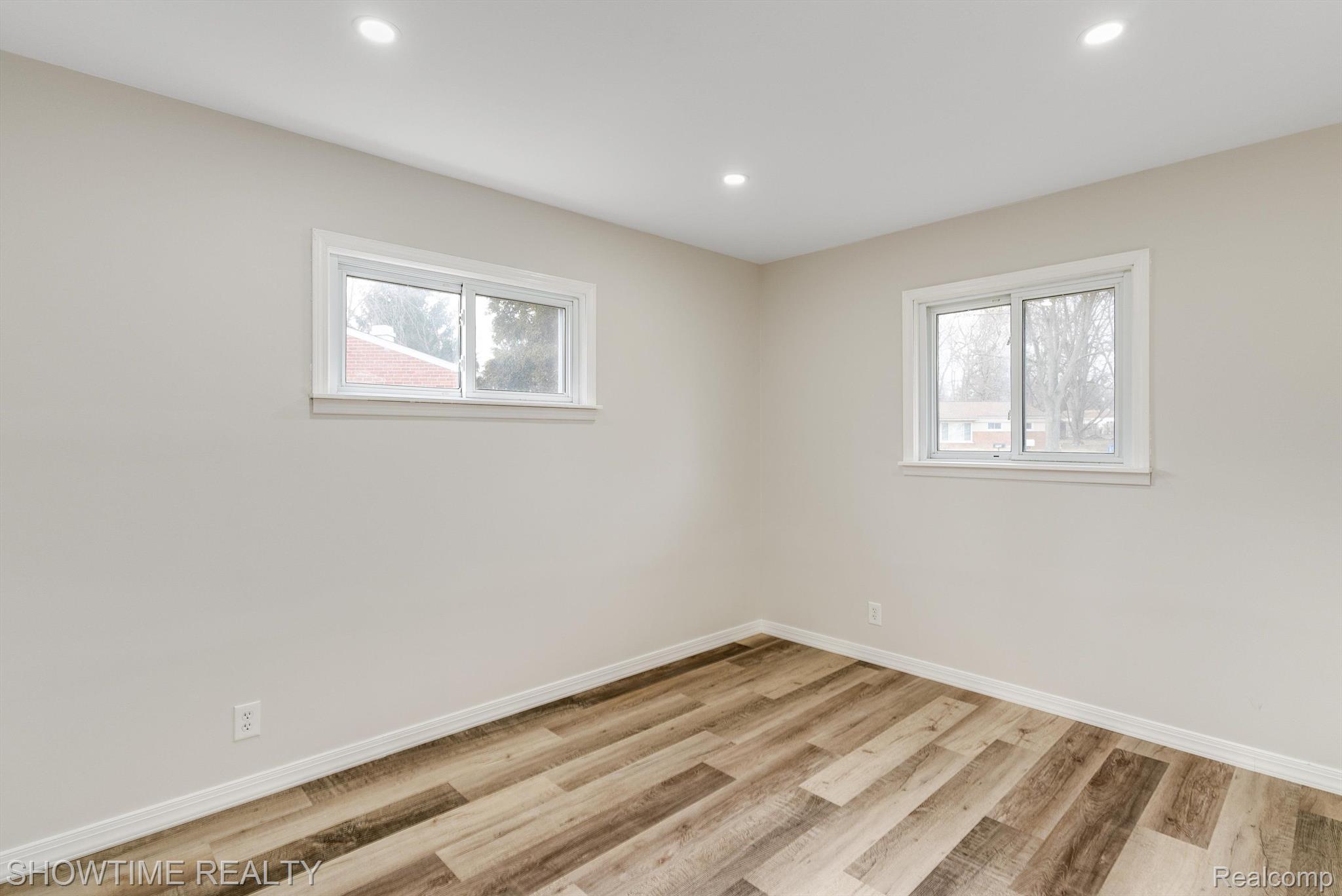 3137 FERNBARRY Court