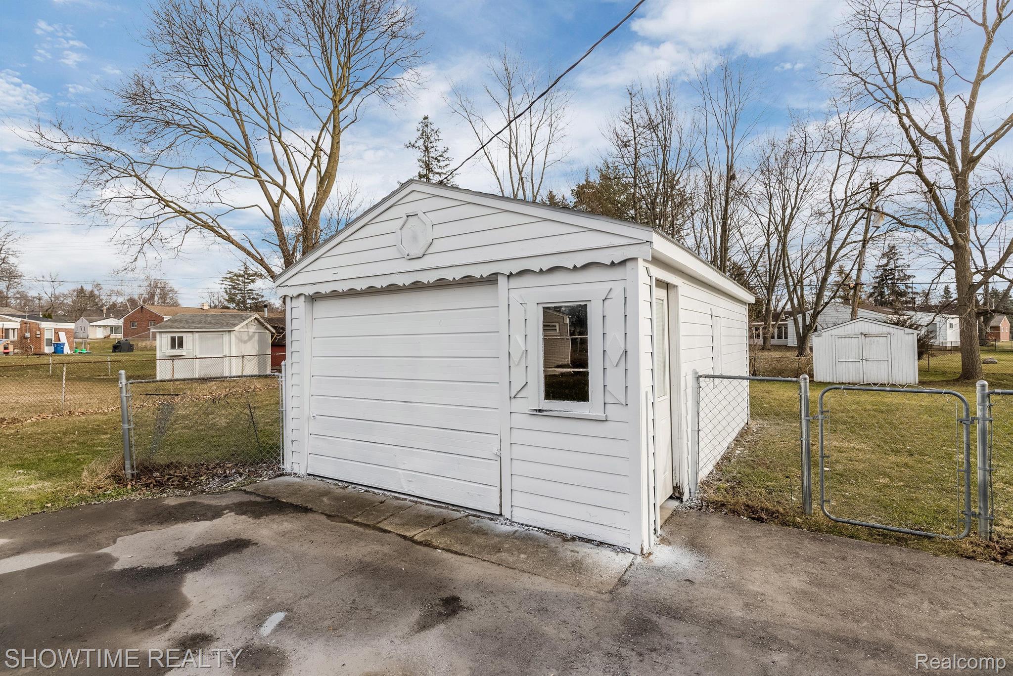 3137 FERNBARRY Court