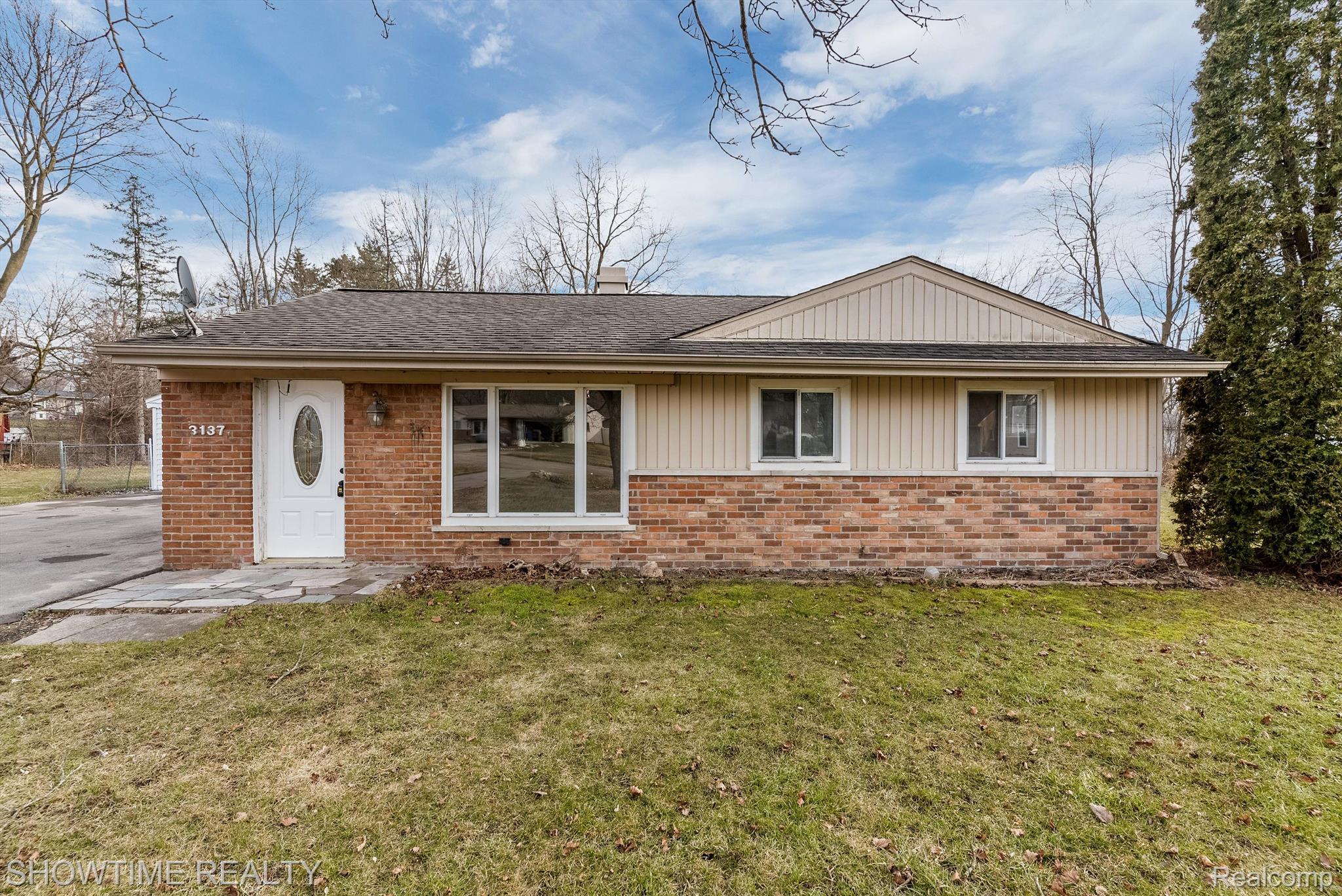 3137 FERNBARRY Court