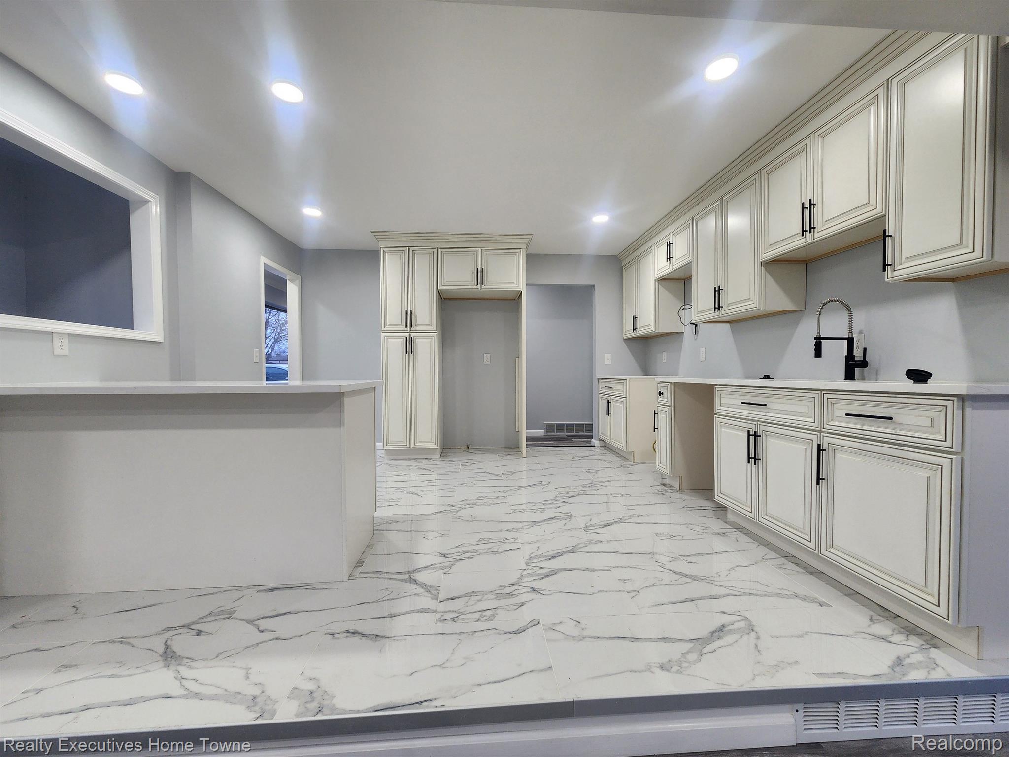 14567 COLPAERT Drive