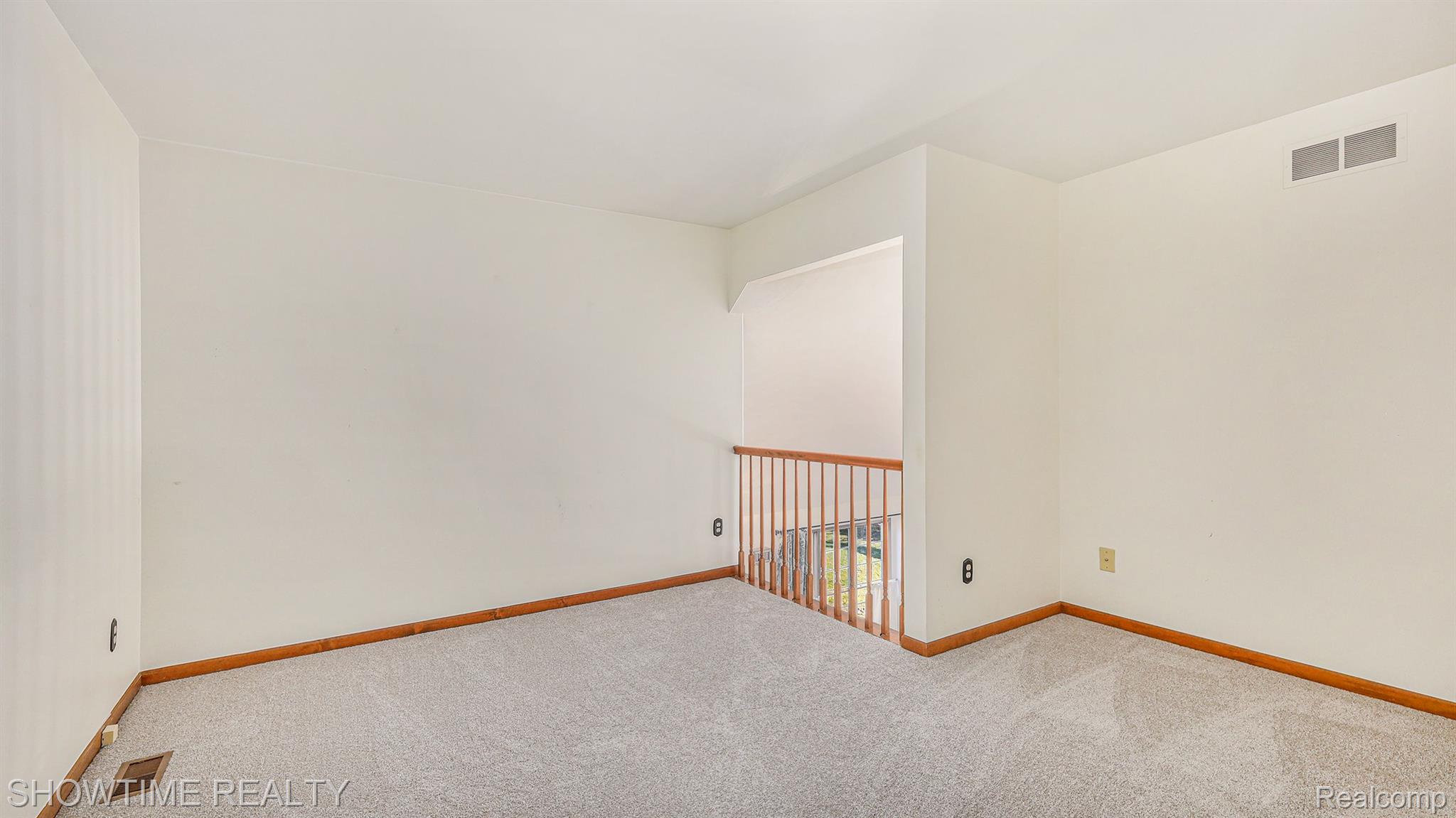 54636 CAMBRIDGE Drive