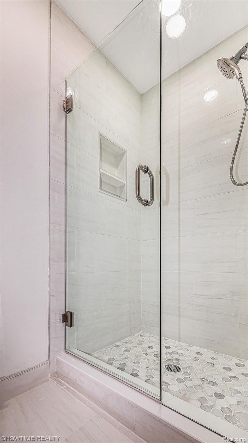 54636 CAMBRIDGE Drive