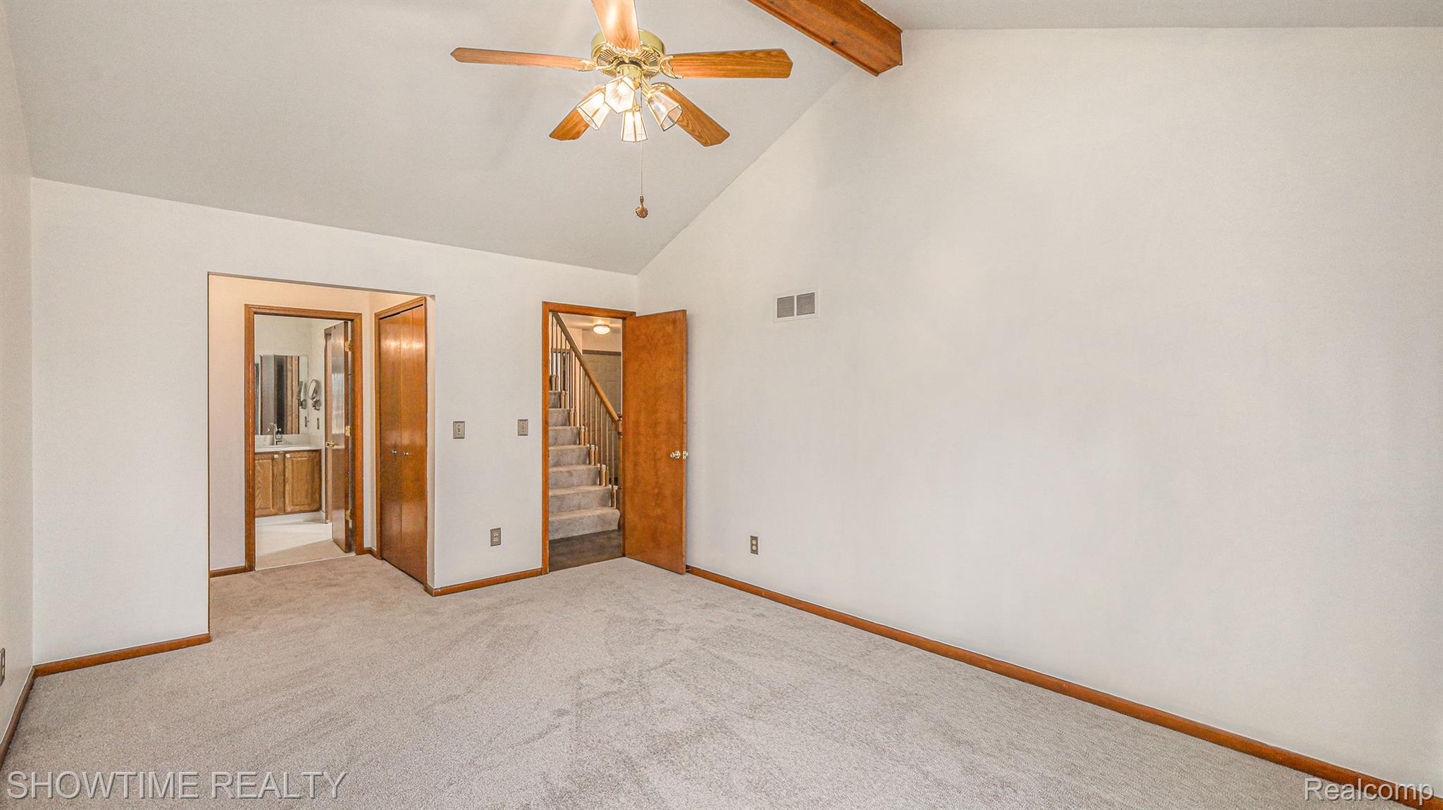 54636 CAMBRIDGE Drive