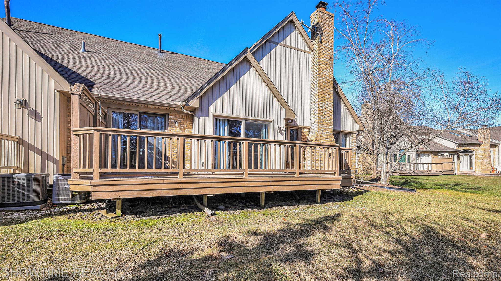 54636 CAMBRIDGE Drive