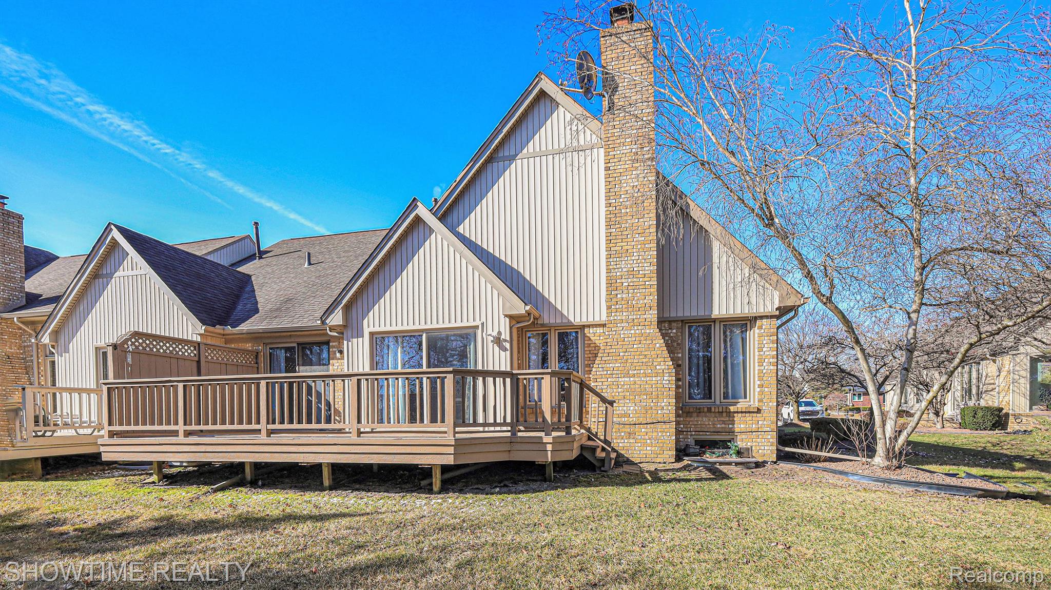 54636 CAMBRIDGE Drive