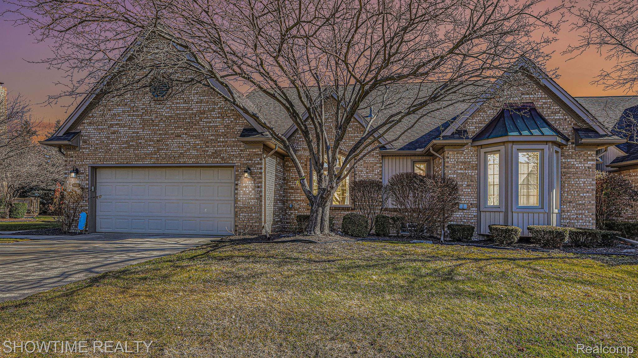 54636 CAMBRIDGE Drive