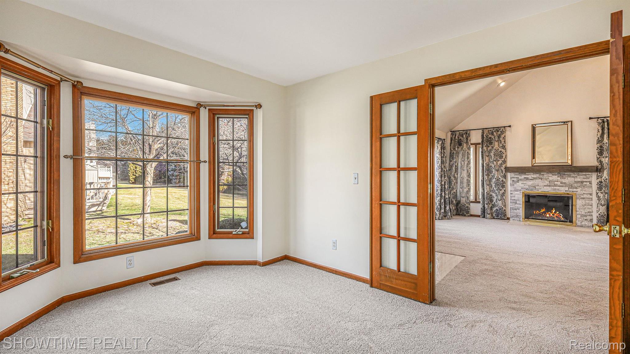 54636 CAMBRIDGE Drive